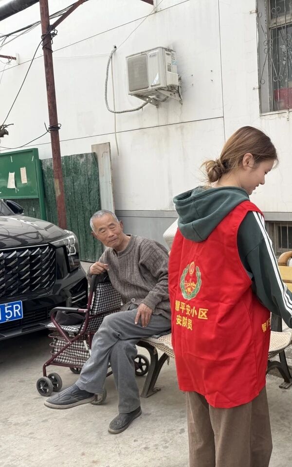 养成教育|beat365官网管理学院开展社区志愿服务实践活动
