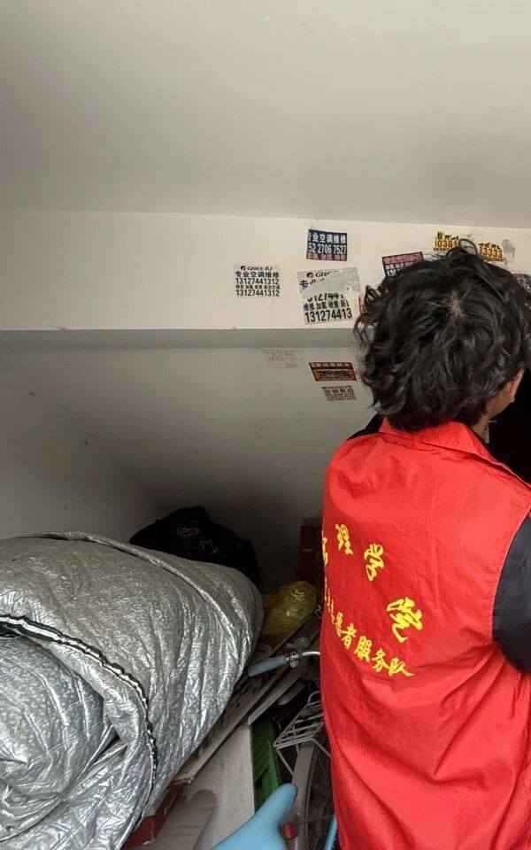 养成教育|beat365官网管理学院开展社区志愿服务实践活动