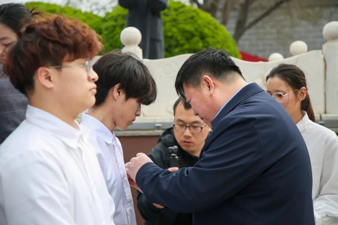 赓续薪火淬初心·笃行奋进向未来——beat365官网第三十九期新团员入团仪式隆重举行