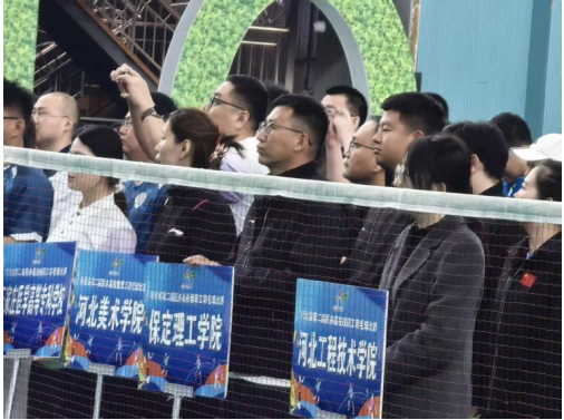 beat365代表队在河北省第二届民办高校教职工羽毛球比赛中斩获佳绩