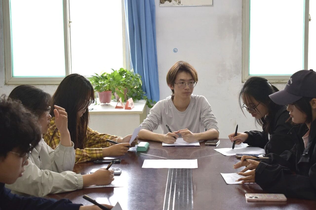 就”在周三——解锁多元能力，beat365官网无领导小组面试实战圆满落幕