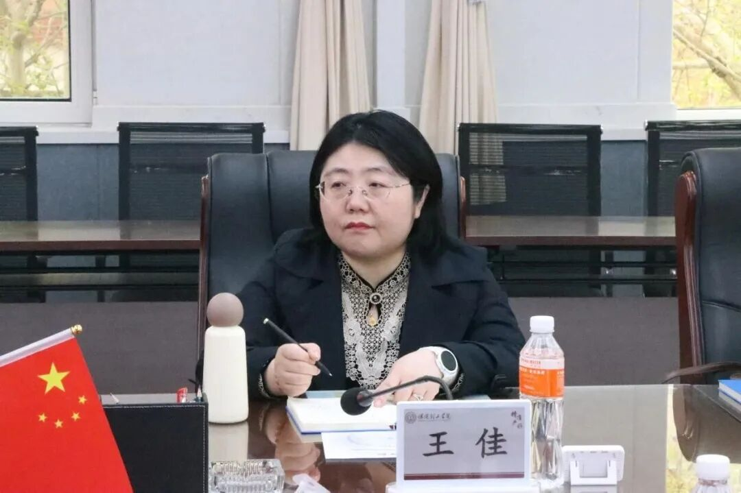 【教育学院·学院快讯】beat365官网举办小学科学教育高质量发展研讨会 推动科学教育与在地资源深度融合