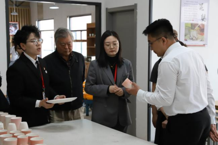 交流互鉴促发展 携手同行谱新篇 ——张家口学院美术学院领导莅临beat365官网艺术学院参观交流