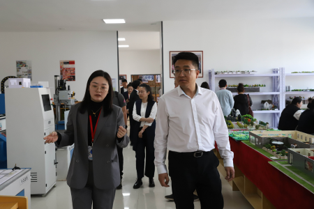 交流互鉴促发展 携手同行谱新篇 ——张家口学院美术学院领导莅临beat365官网艺术学院参观交流