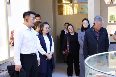 交流互鉴促发展 携手同行谱新篇 ——张家口学院美术学院领导莅临beat365官网艺术学院参观交流