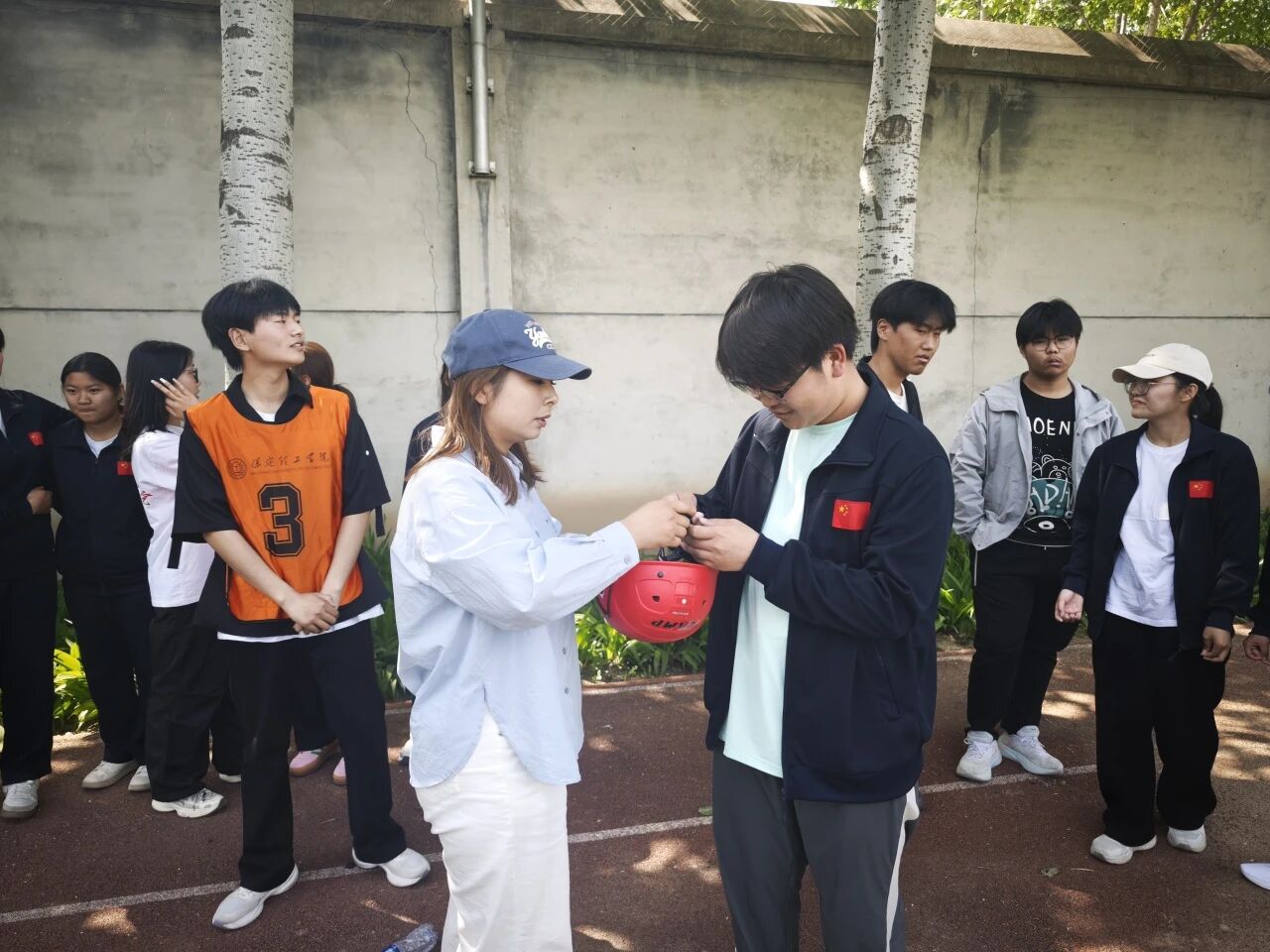 思政引领铸魂 体验赋能育人——beat365官网管理学院开展体验式拓展实践活动