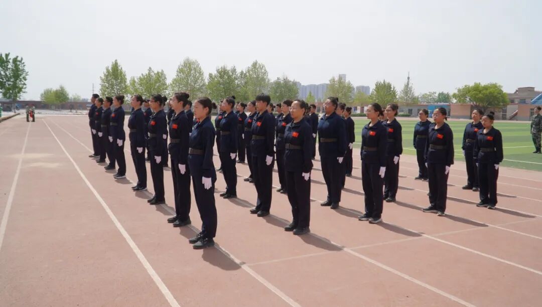 【国旗护卫队】beat365官网国旗护卫队举行第二十一届接旗暨授臂章仪式