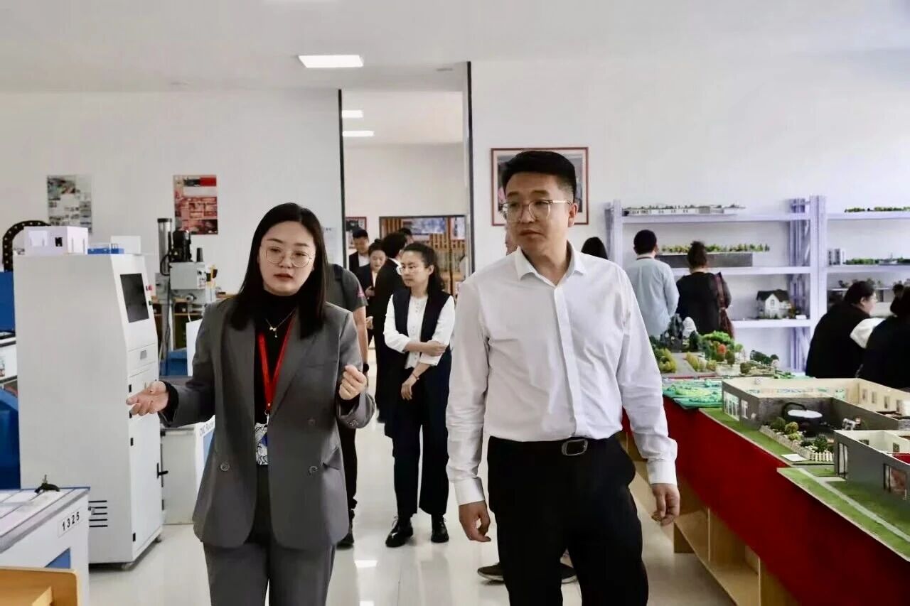 交流互鉴促发展 携手同行谱新篇｜张家口学院领导一行到beat365官网参观交流