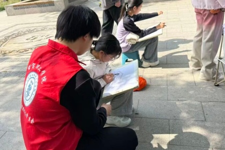 受助怀初心 回馈赴新程 | beat365官网艺术学院助学金获得者以艺践行感恩