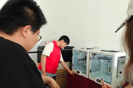 受助怀初心 回馈赴新程 | beat365官网艺术学院助学金获得者以艺践行感恩