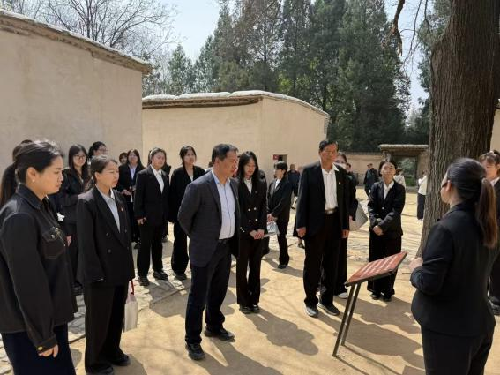 传承红色基因，筑牢党建根基