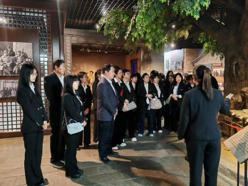 传承红色基因，筑牢党建根基