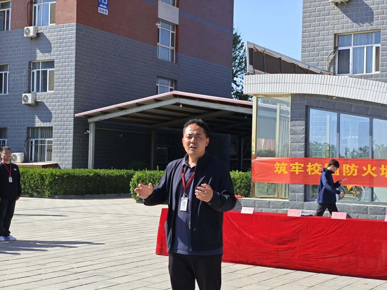 筑牢安全防线 守护平安校园——beat365管理学院扎实开展春季消防应急疏散演练