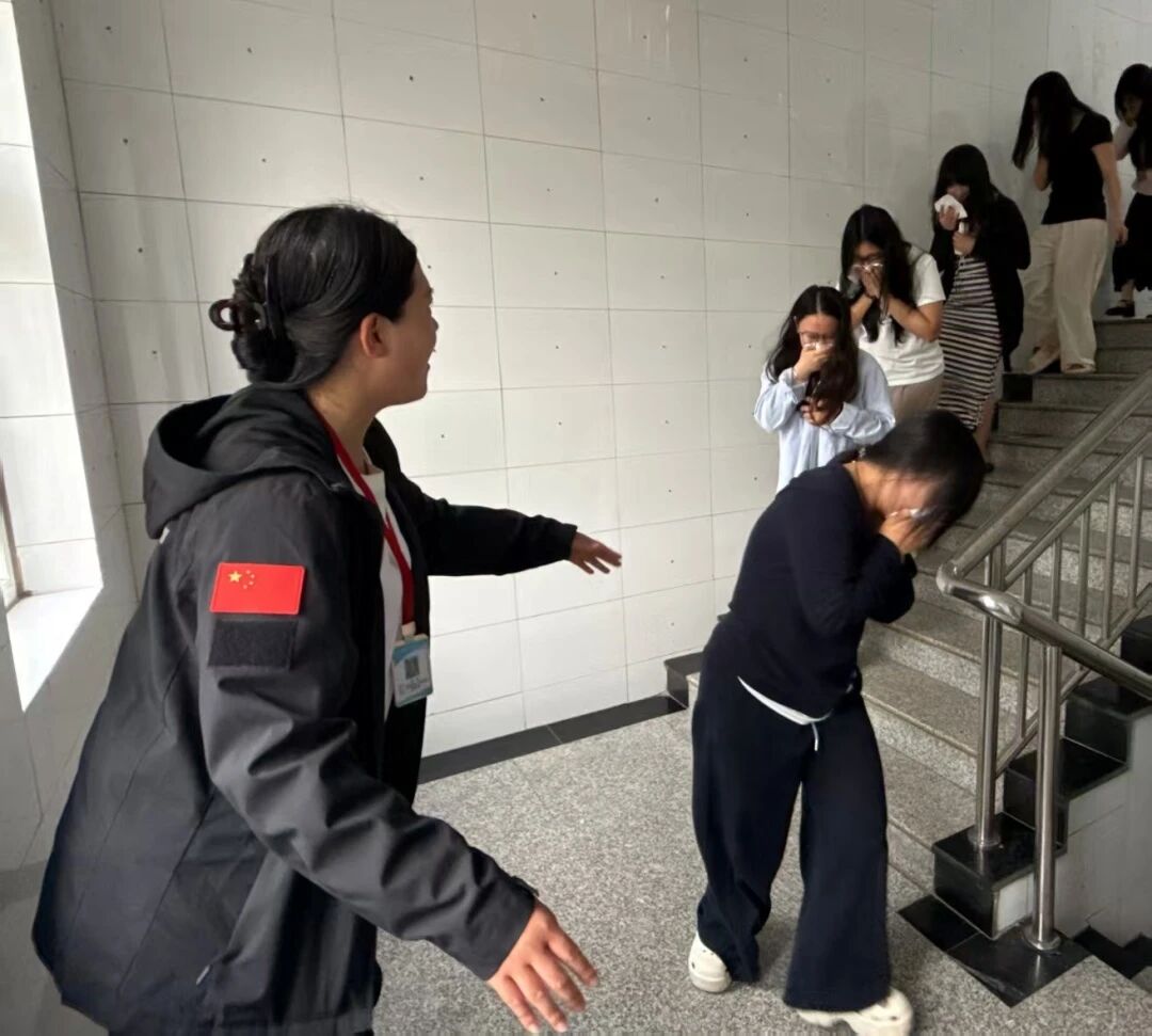 筑牢安全防线 守护平安校园——beat365管理学院扎实开展春季消防应急疏散演练