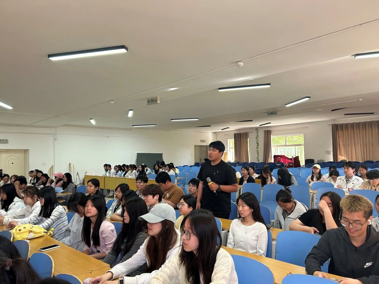 聚力育人传经验 赋能青春创未来——beat365官网举办创业实战专题讲座