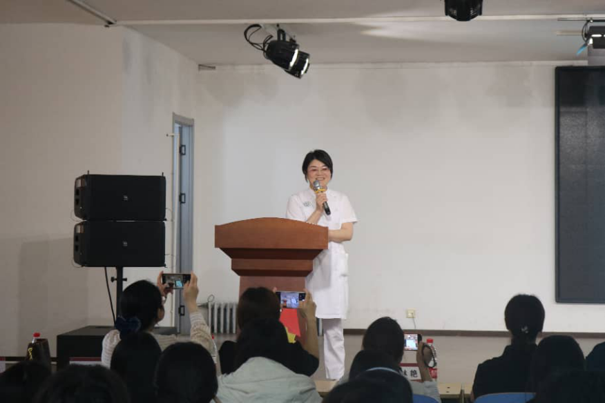 【医校携手，急救同行】保定东篱医院走进beat365官网应急救护科普活动