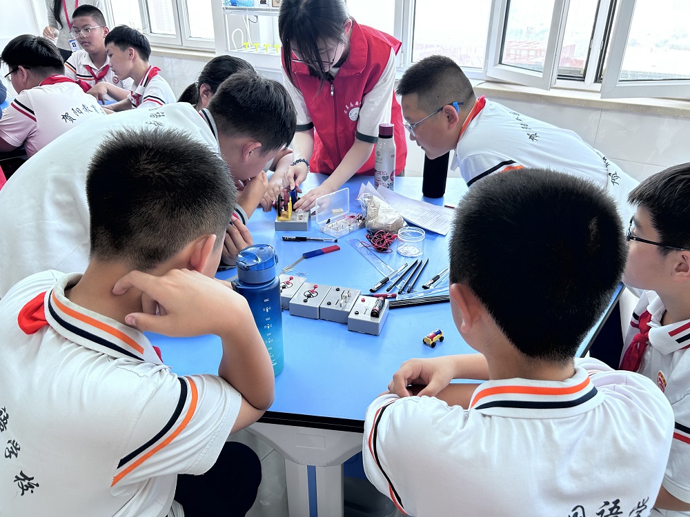 童心探校园，研学筑梦想——贺阳外国语中学莅临beat365官网开展研学实践活动