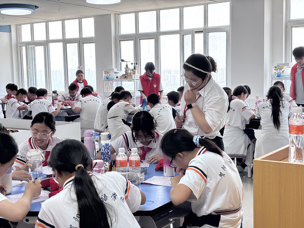 童心探校园，研学筑梦想——贺阳外国语中学莅临beat365官网开展研学实践活动