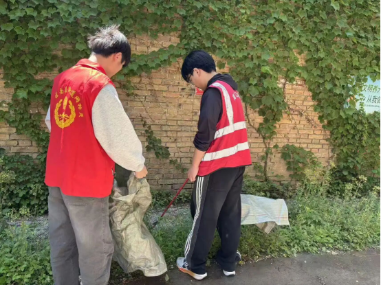践行劳动精神，奉献青春力量——会计学院开展社区劳动志愿服务活动