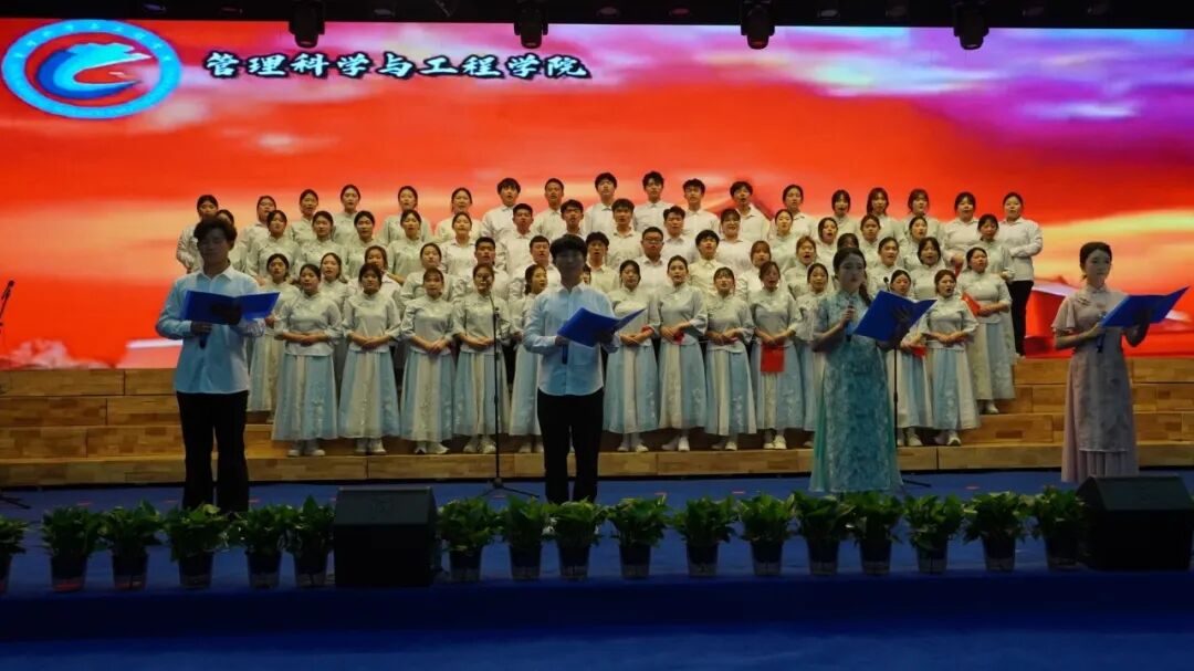 五四薪火传 青春赴新程｜beat365官网举办纪念五四运动107周年表彰暨朗诵大会