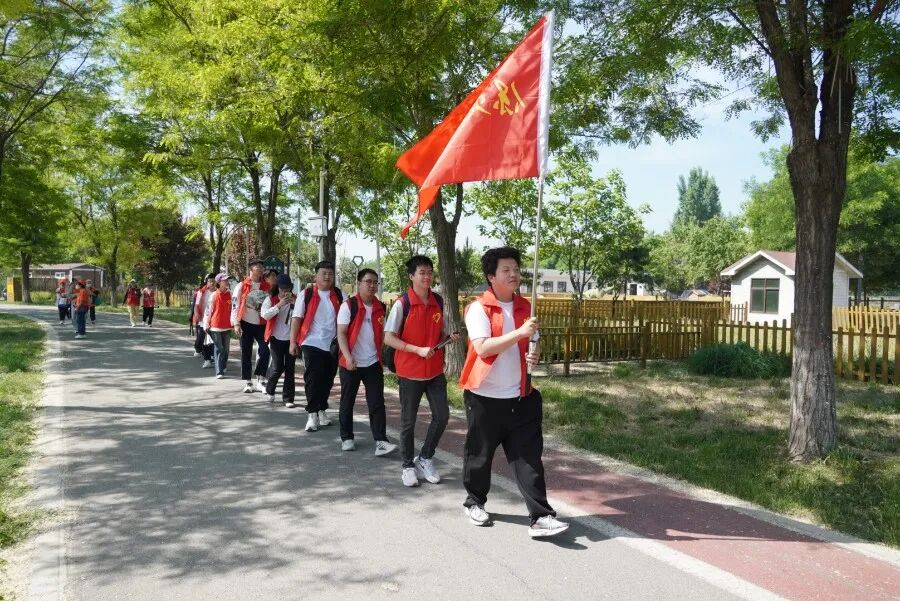 beat365官网积极参与保定市第八届公益徒步行活动