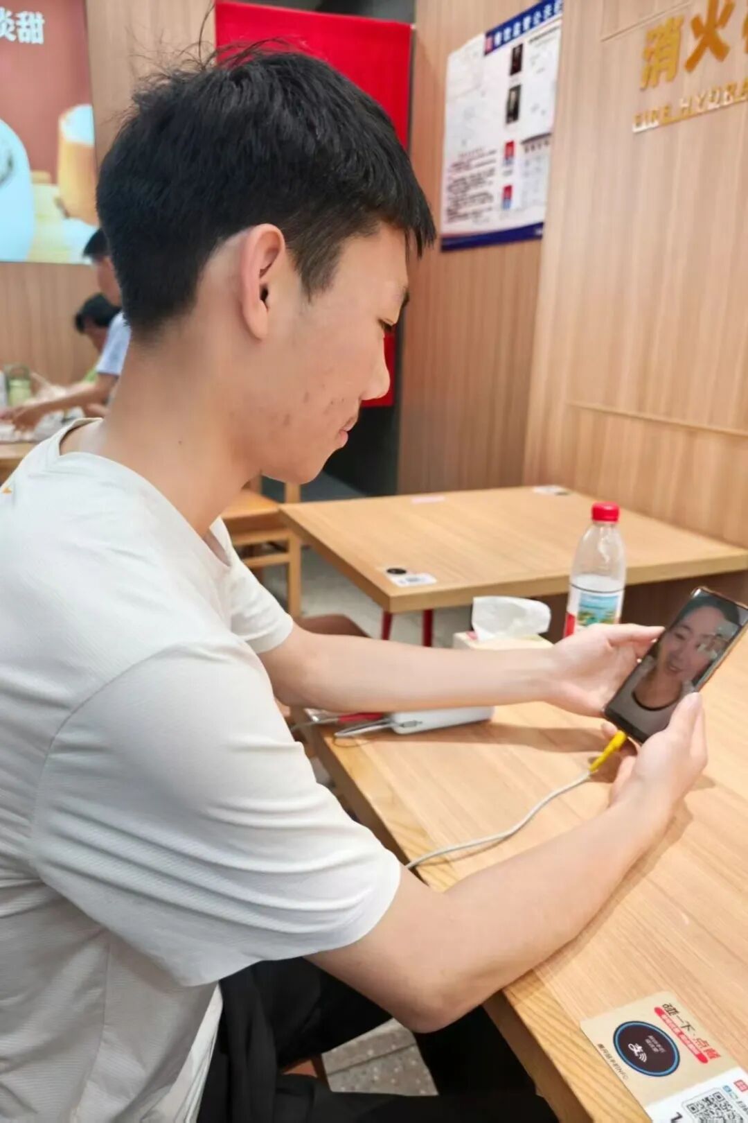 以爱之名 致敬母亲——beat365官网学子温情告白
