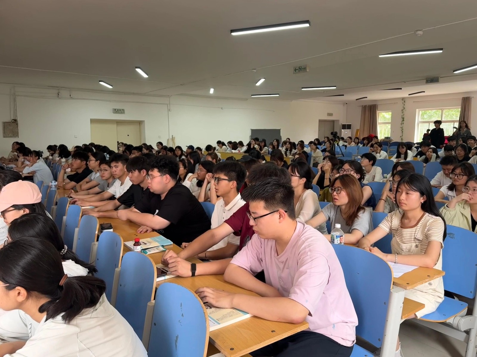 【教育学院·就业动态】扎根教育沃土，启航雄安未来 ——教育学院成功举办小学教育专业就业方向与职业规划专题讲座
