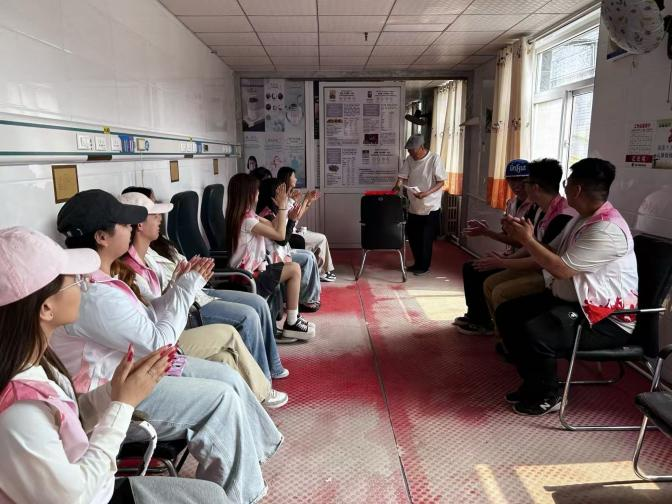 情暖夕阳润初心 青春志愿伴我行——教育学院学子赴春辉养老院开展志愿服务活动