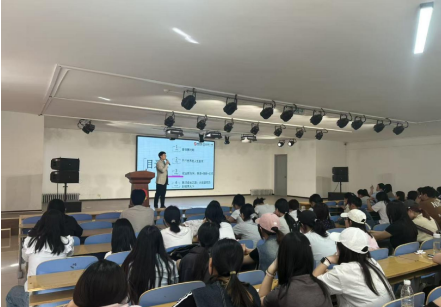 校企协同育英才，精准赋能促就业——教育学院成功举办企业专场宣讲会