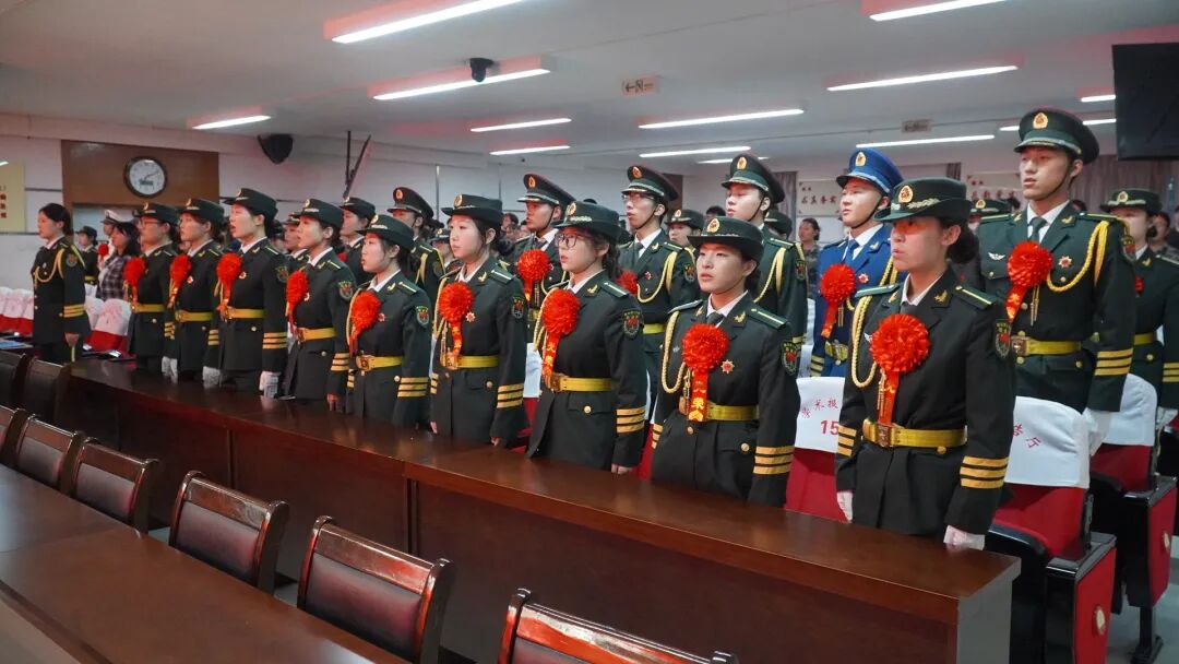 薪火相传 接续荣光——beat365官网第十九届国旗护卫队退役大会圆满举行