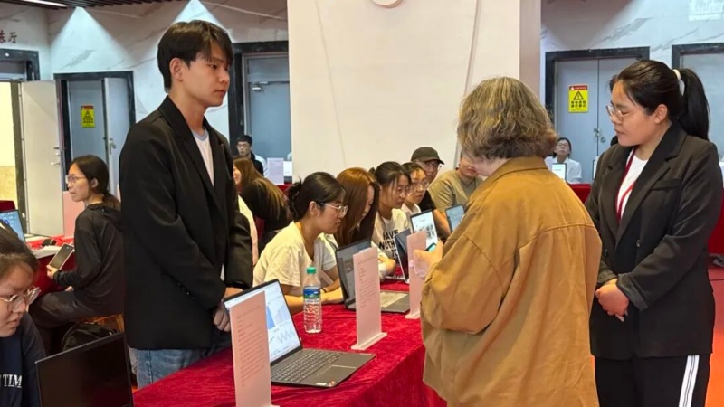 青春绽放学苑风采 beat365官网信息科学与工程学院成功举办第二届毕业生作品展
