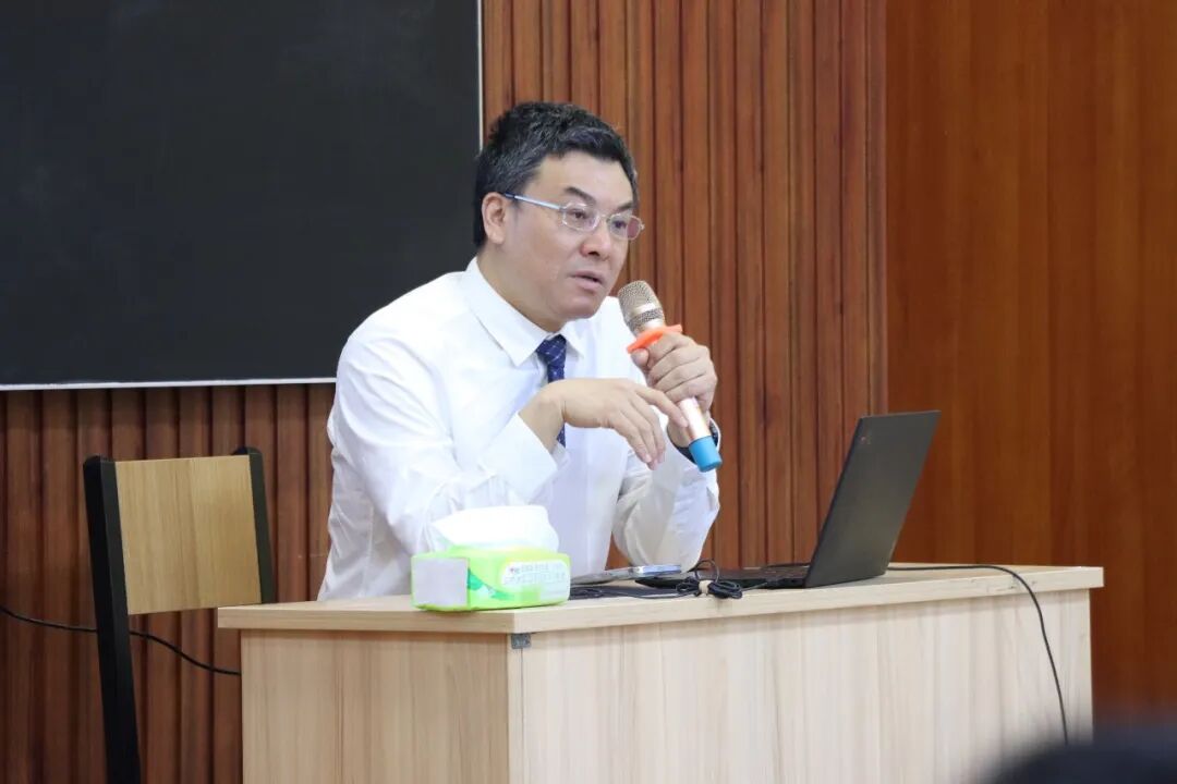 beat365官网特邀周屈兰教授开展课程思政教学设计及竞赛能力提升专题培训