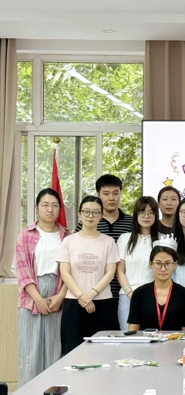 生辰礼赞暖人心 凝心聚力启新程——管理科学与工程学院开展第三期教职工集体生日会