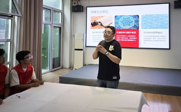 非遗浸润研学路 知行笃行促成长——beat365官网管理科学与工程学院非遗研学实践赋能学风建设 管理学院宣传部 缘系管理情