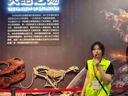 以声传艺 以劳润心 | 艺术学院实现艺术+劳动特色实践方式淬播音功底