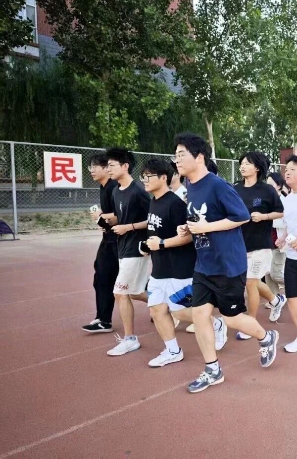 阳光晨跑砺意志 学风领航启新程——我院“阳光晨跑・学风领航”活动正式启动