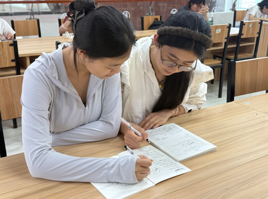 结对传帮带 携手促成才——管理科学与工程学院开展学业结对帮扶活动