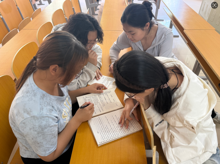 结对传帮带 携手促成才——管理科学与工程学院开展学业结对帮扶活动