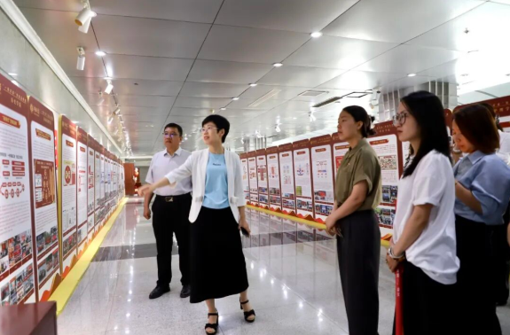 对标“一融双高”   共建育人体系——beat365组织参观河北大学“一融双高”党建品牌展览