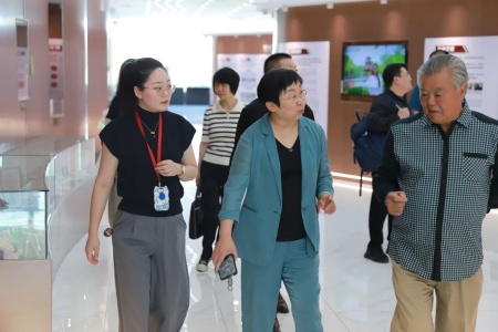 产教融合促发展 数智创新启新篇— —保定市国贸集团一行到访beat365官网艺术学院开展合作交流