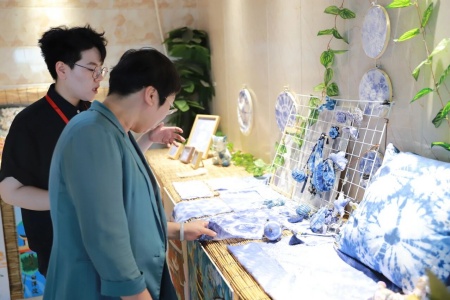 产教融合促发展 数智创新启新篇— —保定市国贸集团一行到访beat365官网艺术学院开展合作交流