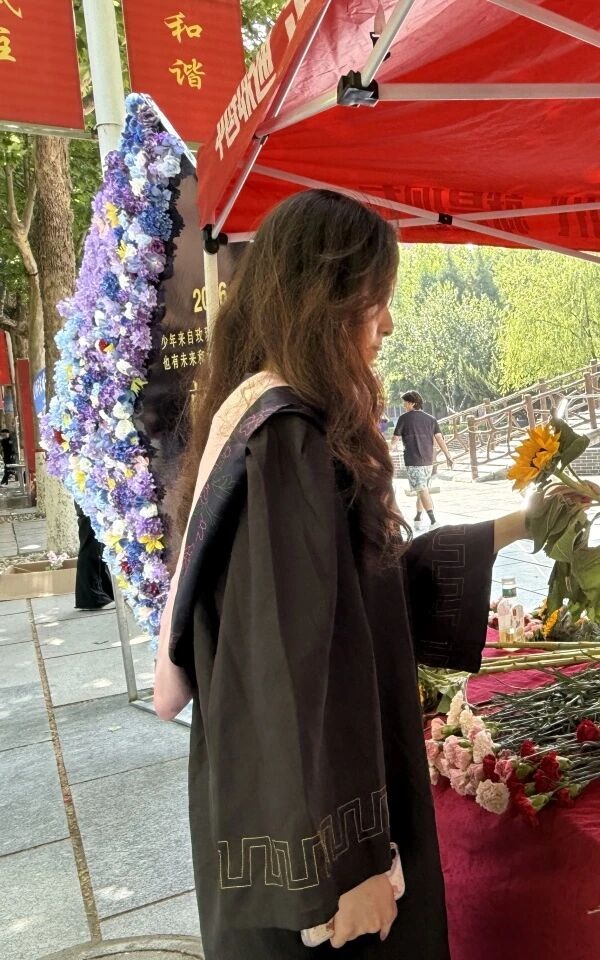 暖心护航毕业季 | 管理学院开展毕业生行李寄存志愿服务活动