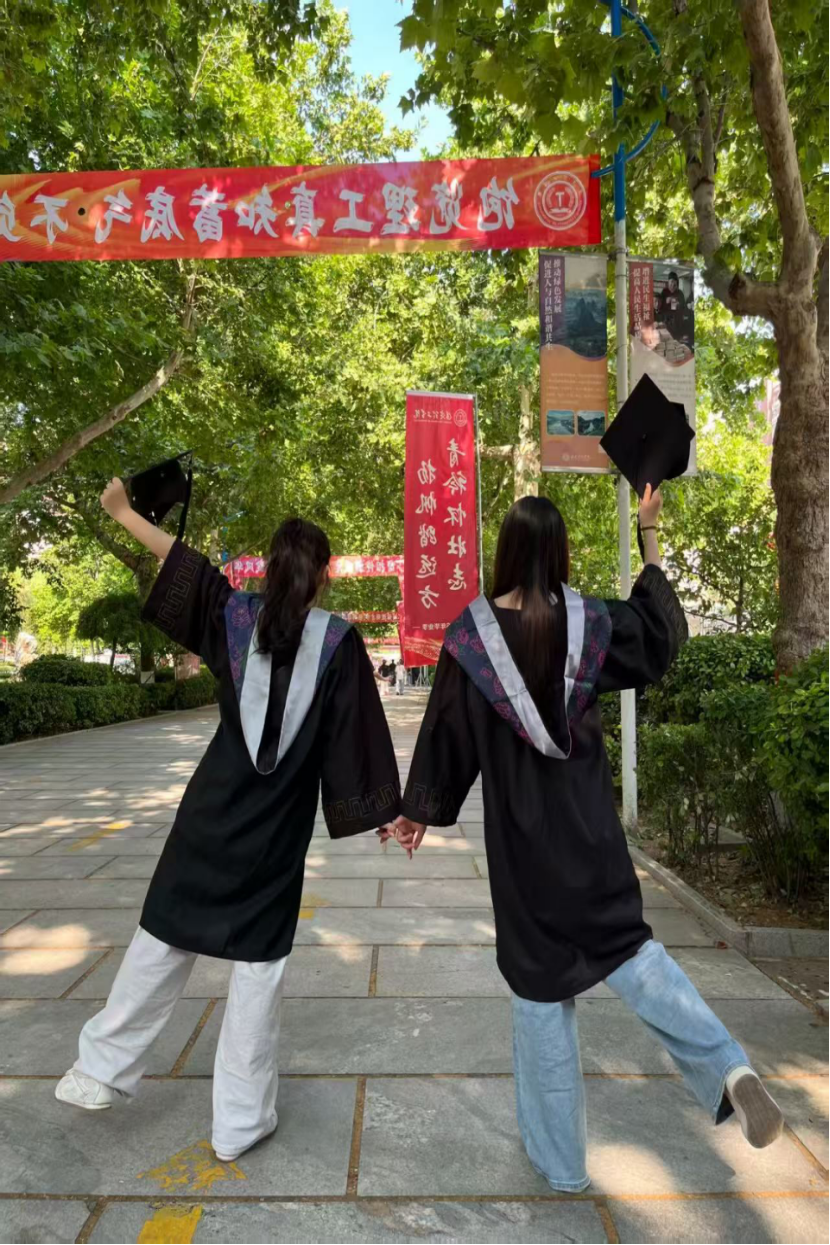 毕业季——打卡现场实录:青春和快门声一起炸场!