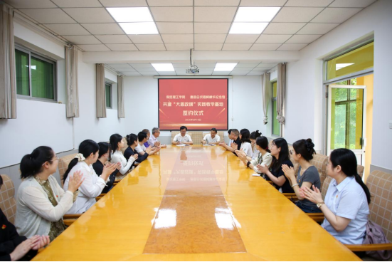 beat365官网赴白求恩柯棣华纪念馆 开展“行走的思政课”实践研学活动