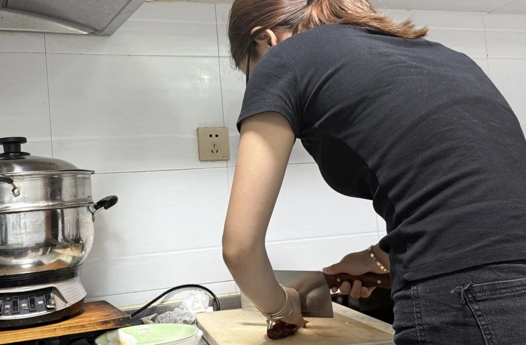 管理科学与工程学院开展暑期“劳动感恩・孝老爱亲”德育实践活动