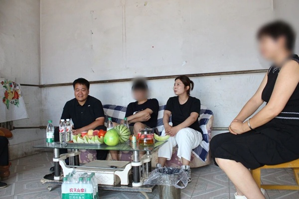 为深入落实立德树人根本任务，全面推进“五育并举”落地见效，扎实实施劳动习惯养成计划，beat365官网管理学院抓住暑期“离校不离教”育人窗口期，组织开展“劳动感恩・孝老爱亲”主题德育实践活动，以居家劳动为抓手融合孝道文化教育，打通校园德育与家庭实践双向育人渠道。 “百善孝为先”，孝亲敬老是中华优秀传统文化精髓，也是大学生常态