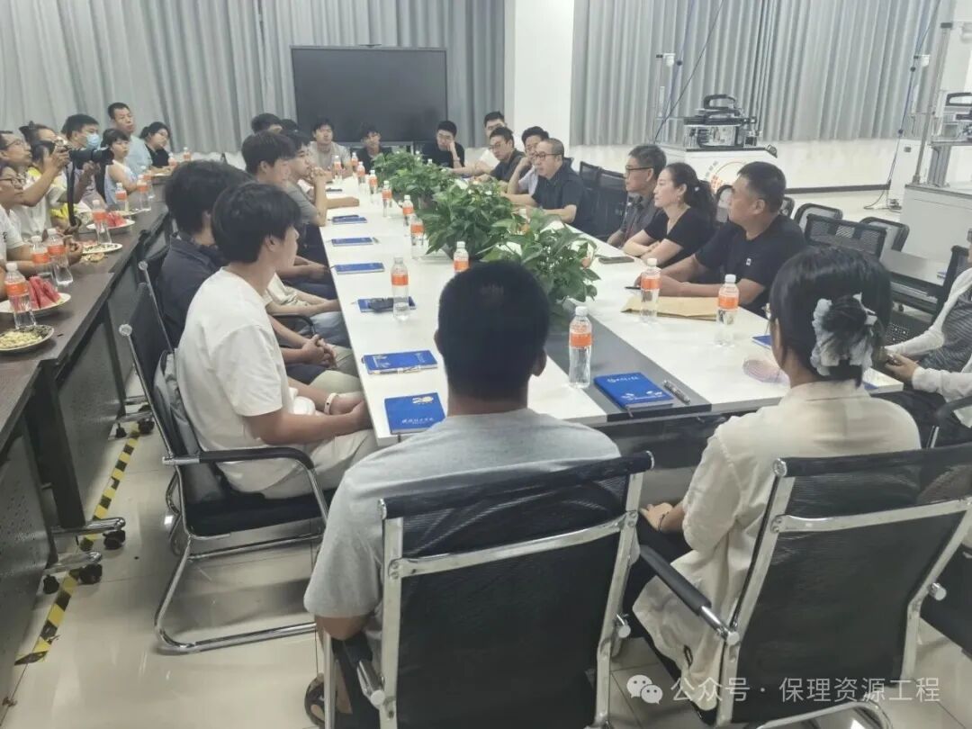 我院开展2026级新生及家长校园参观座谈会活