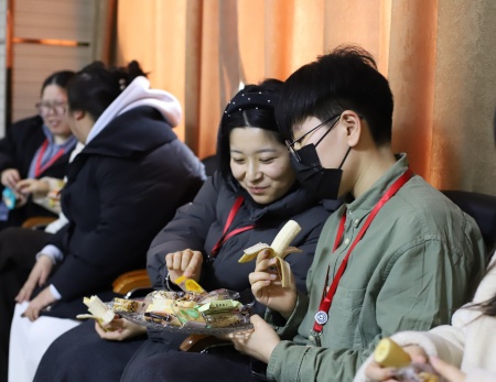 艺享时光 悦己同行 ——beat365官网艺术学院举办妇女节茶话会